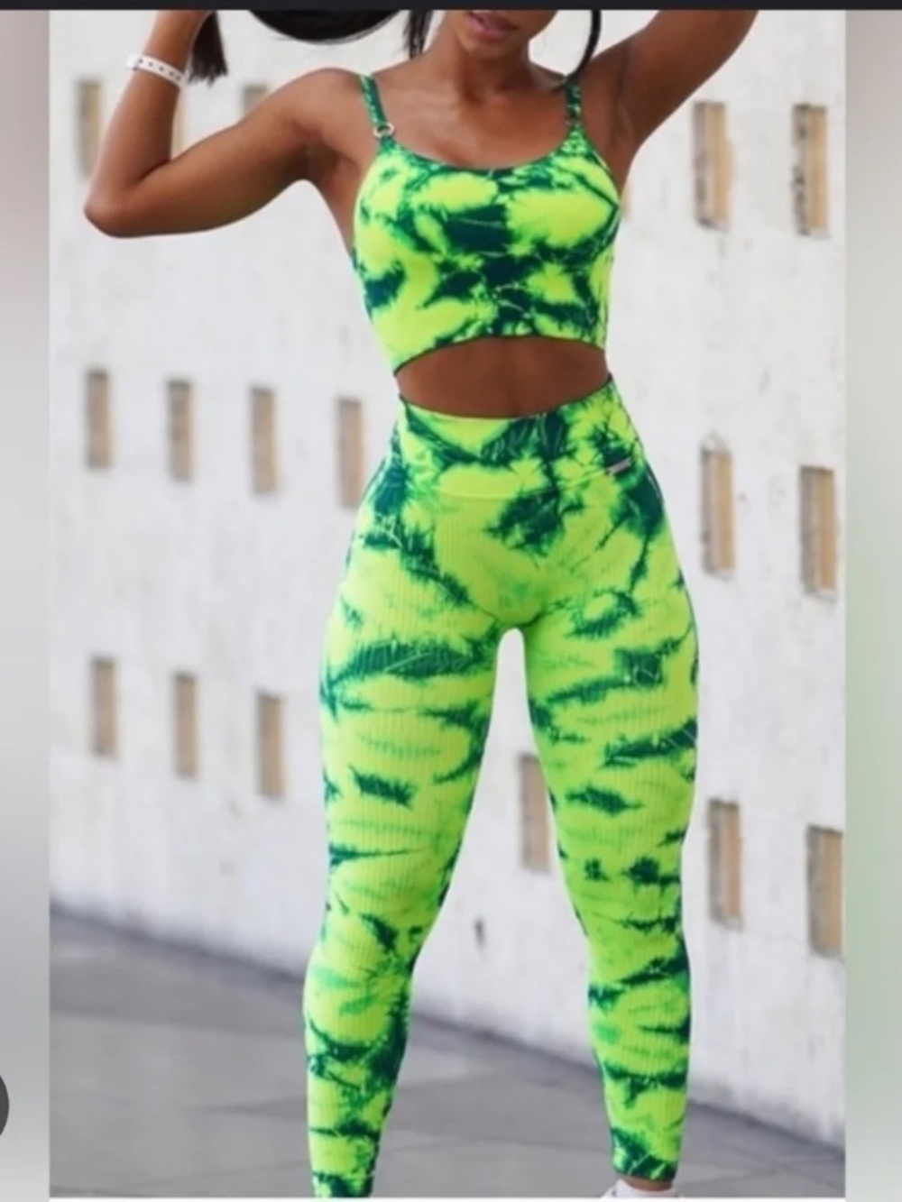 NWOT 2pc Set BOMBSHELL Seamless Bra & Leggings Crystal Neon Green M/L/XL